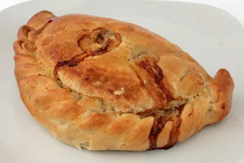 Highfield Halaal Bakery photo 3